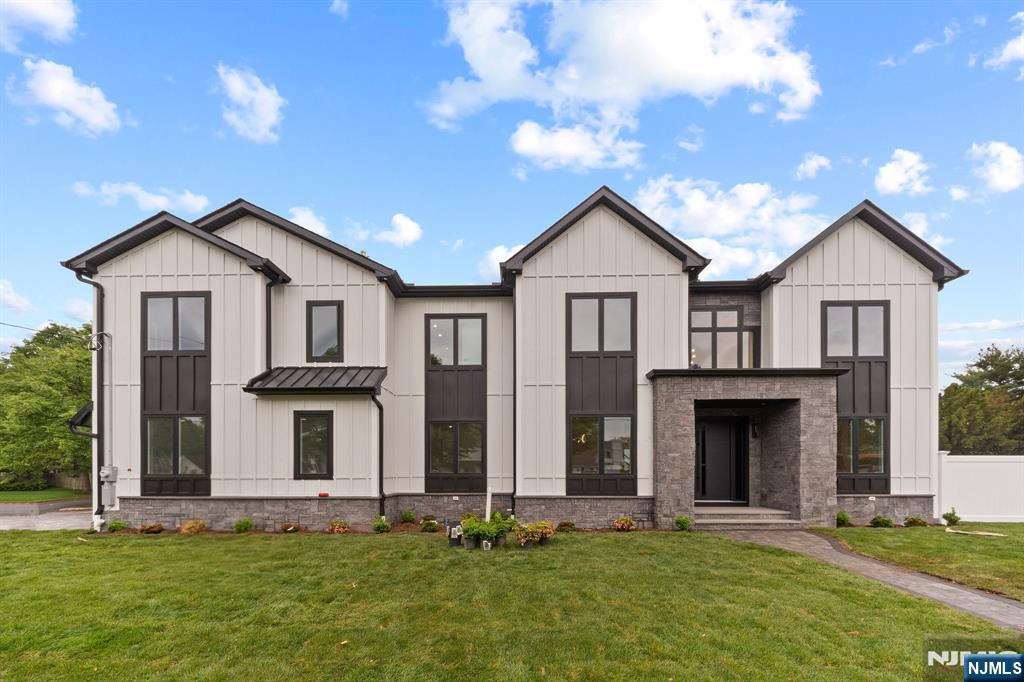 317 Edstan Way