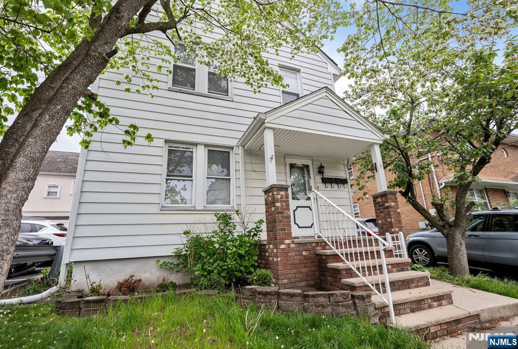 9 Spencer Avenue