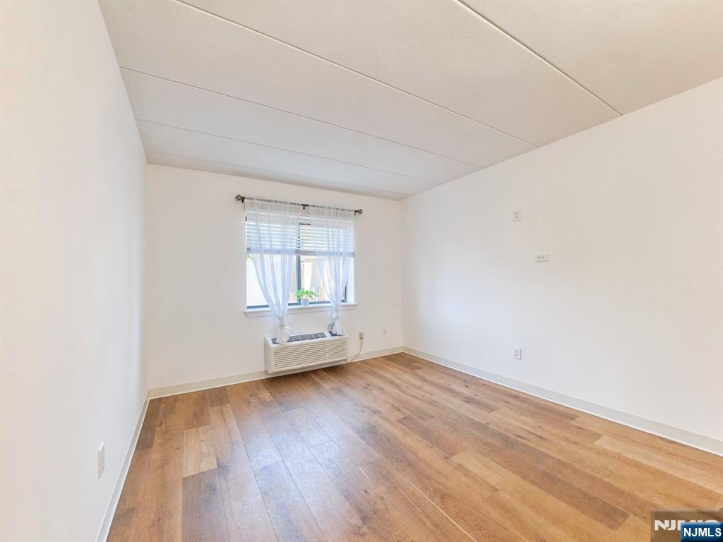5 Linden Street 2H