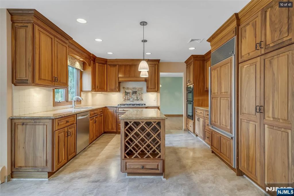 88 Van Blarcom Lane