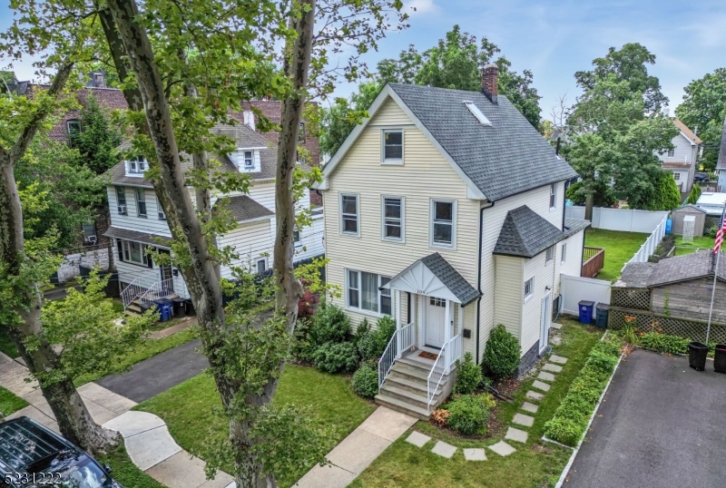 109 Christie St