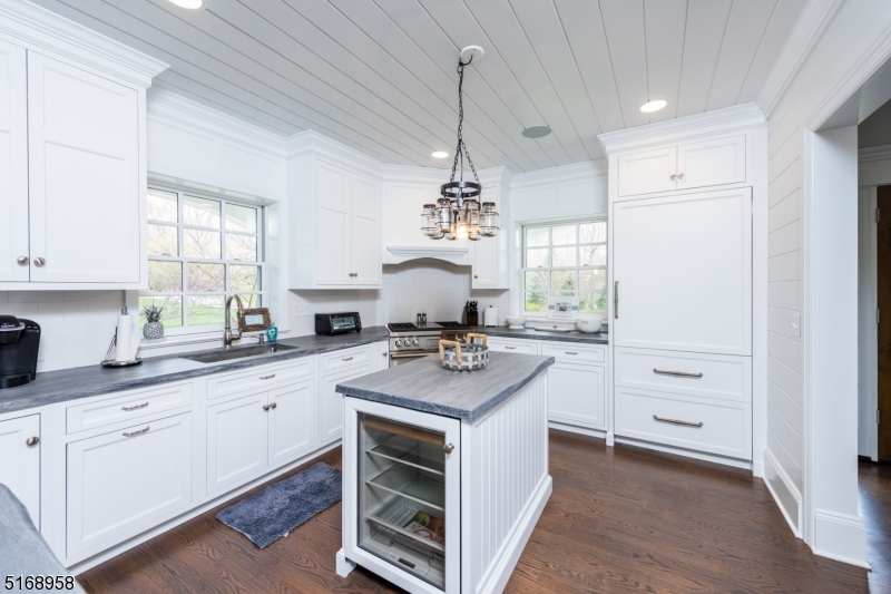 309 Sleepy Hollow Ln