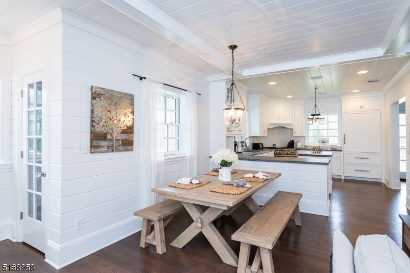 309 Sleepy Hollow Ln