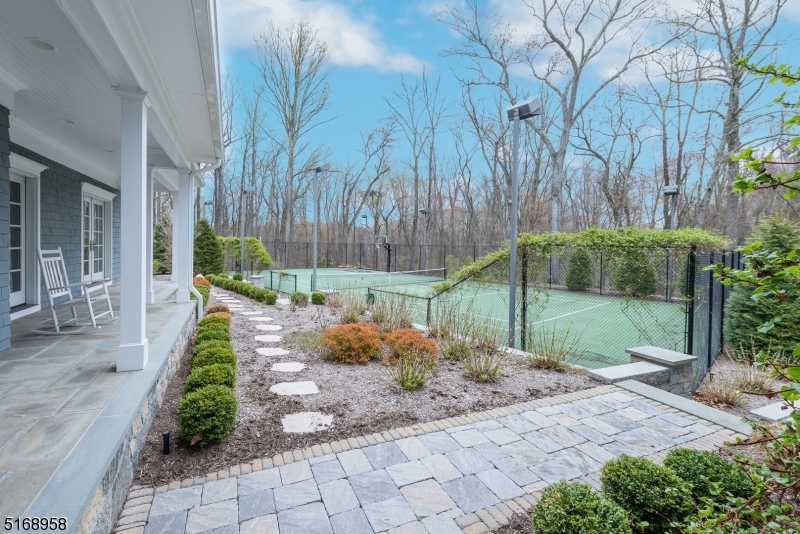 309 Sleepy Hollow Ln