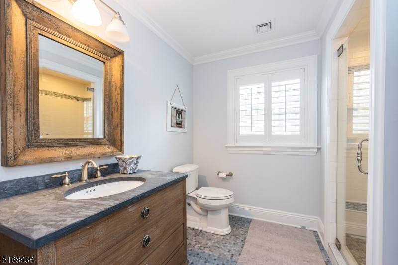309 Sleepy Hollow Ln