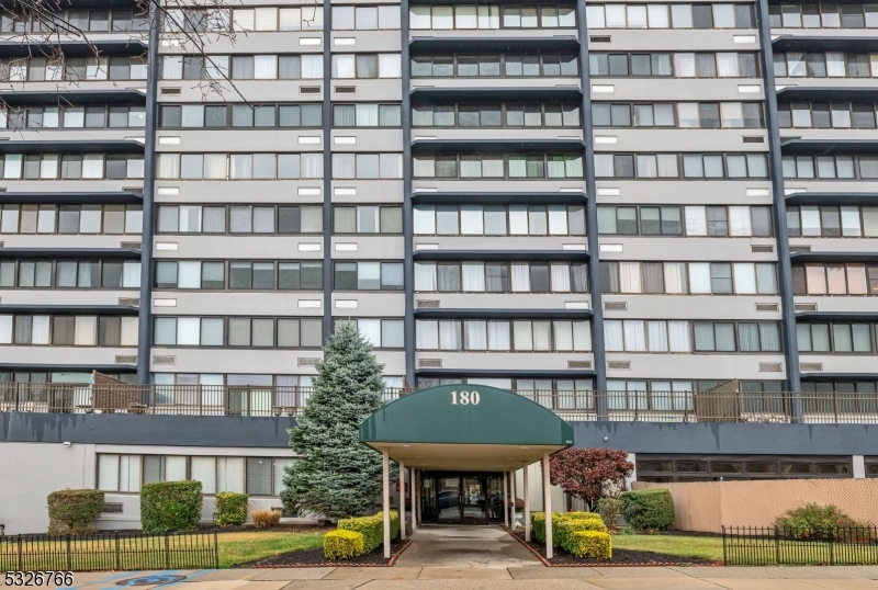 170-202 Lafayette Ave 10I