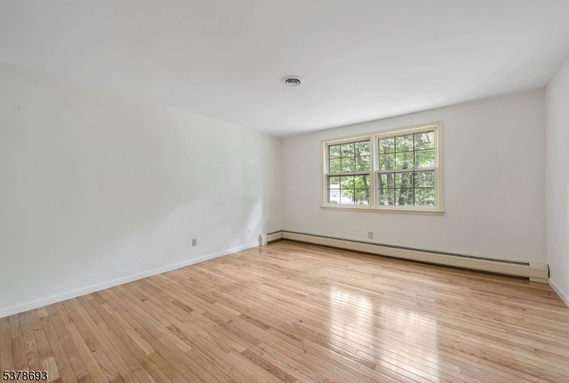 26 Murray Ave