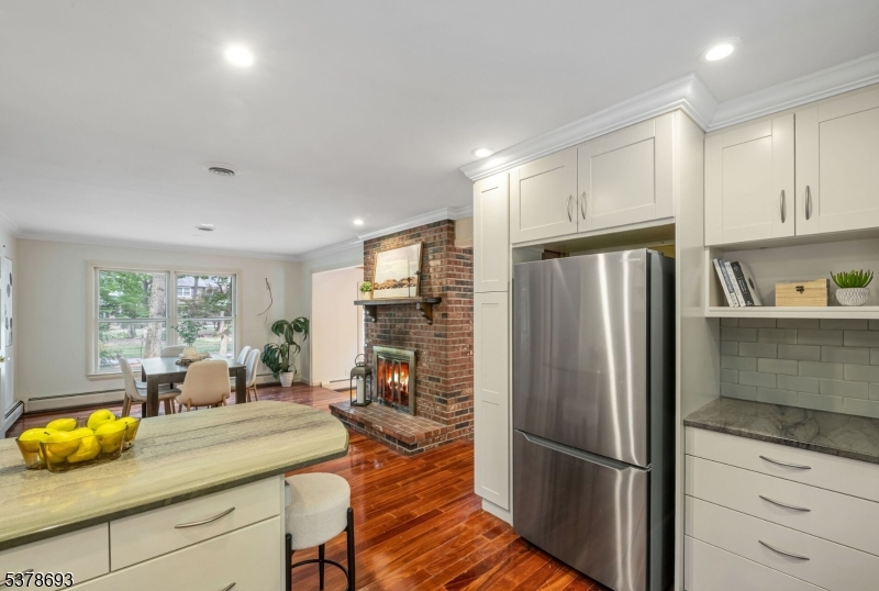 26 Murray Ave