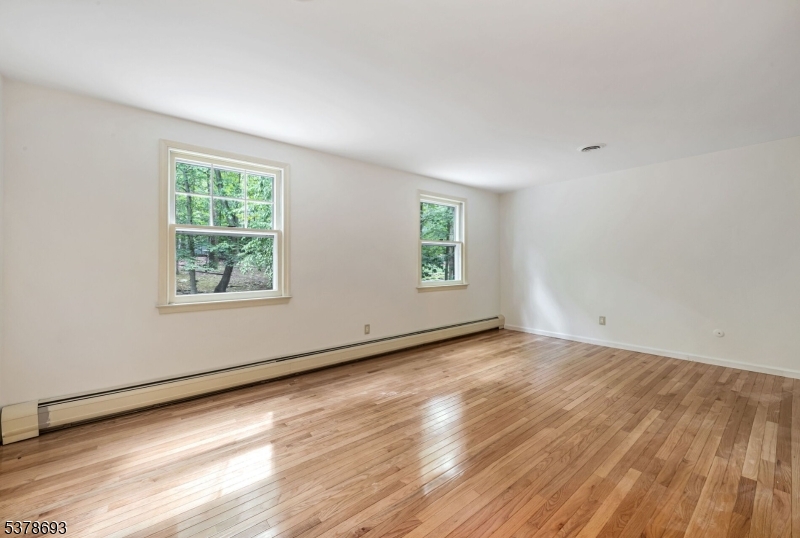 26 Murray Ave