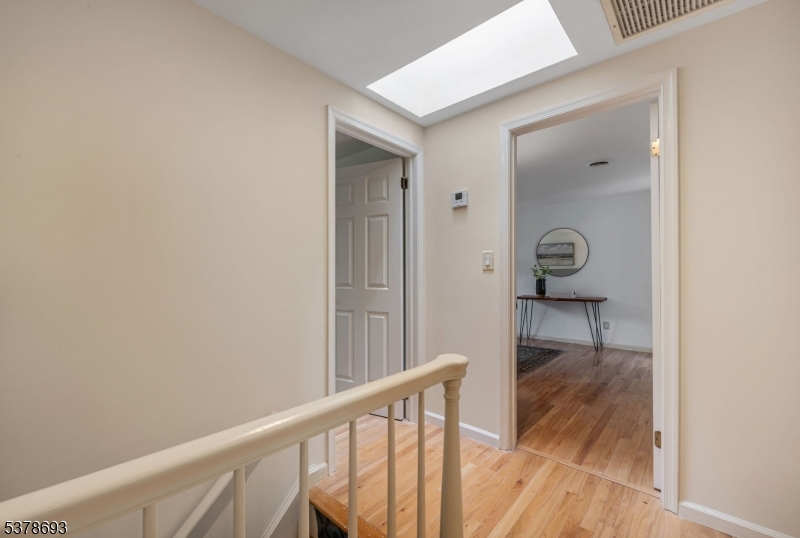 26 Murray Ave