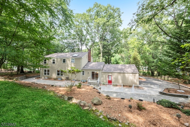 26 Murray Ave