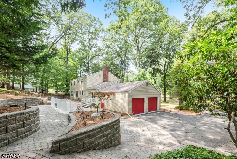 26 Murray Ave