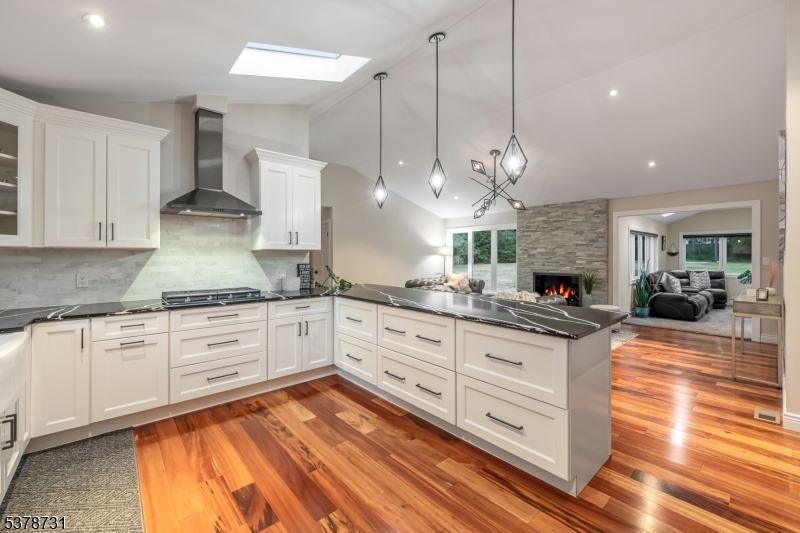 137 Elmwood Pl