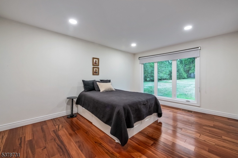 137 Elmwood Pl