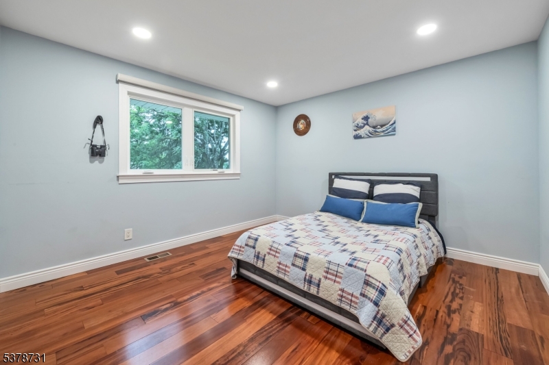 137 Elmwood Pl