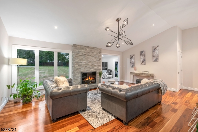 137 Elmwood Pl