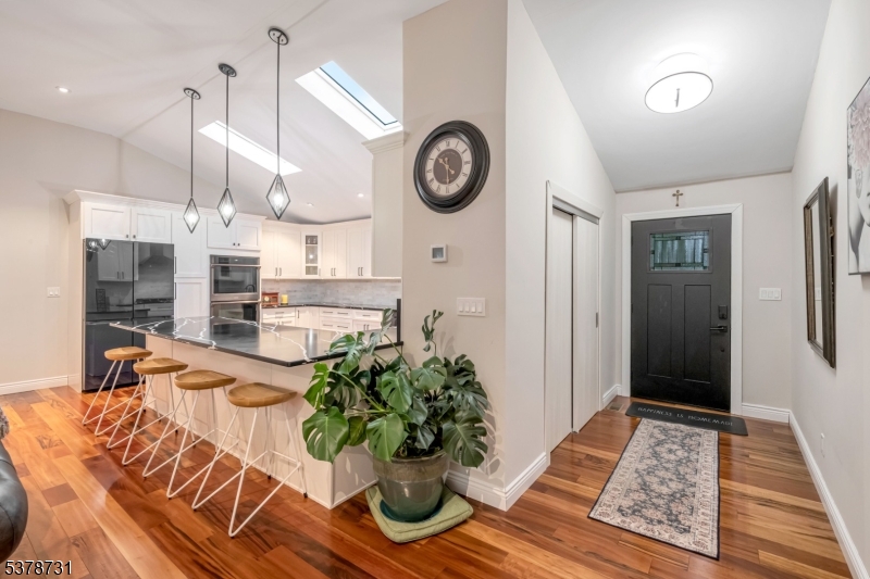 137 Elmwood Pl