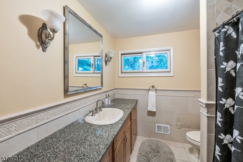 137 Elmwood Pl