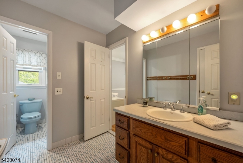 485 Eisenhower Ct