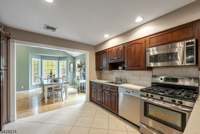 485 Eisenhower Ct