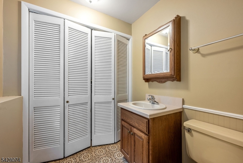 485 Eisenhower Ct