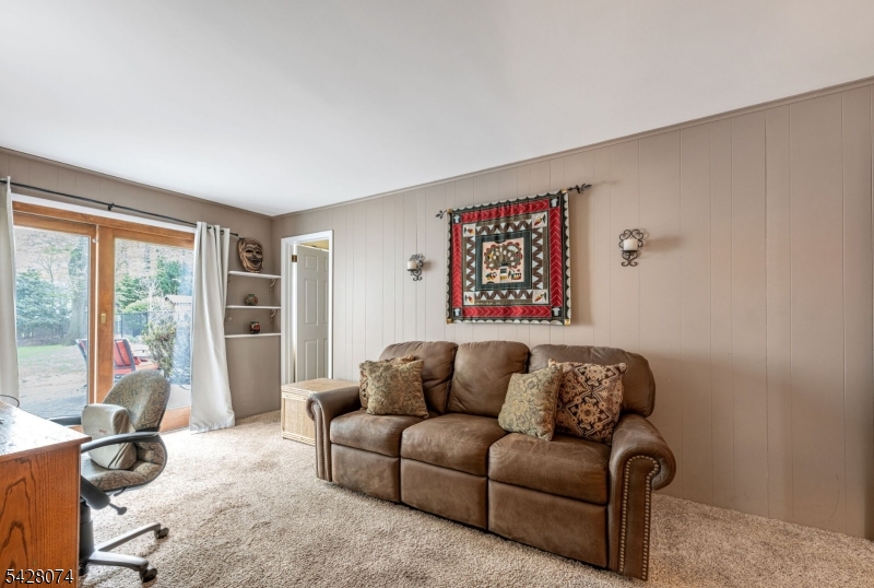 485 Eisenhower Ct