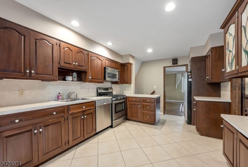 485 Eisenhower Ct