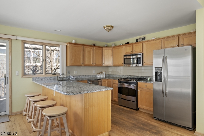 25 W Bayberry Dr