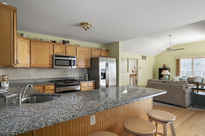 25 W Bayberry Dr