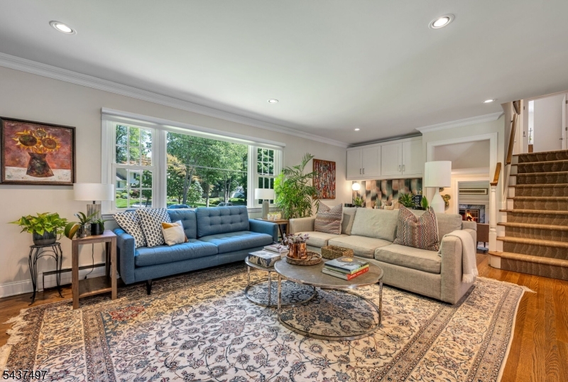 369 Voorhis Ave