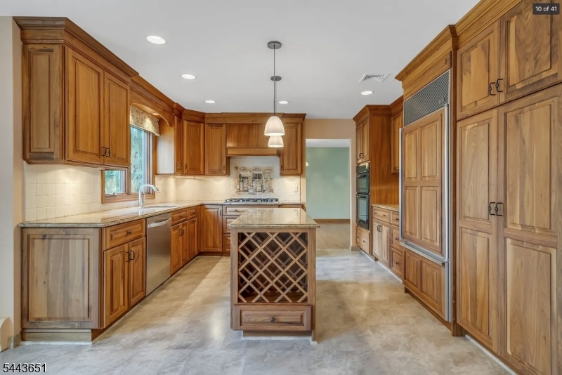 88 Van Blarcom Ln