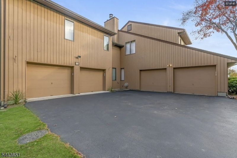 88 Van Blarcom Ln