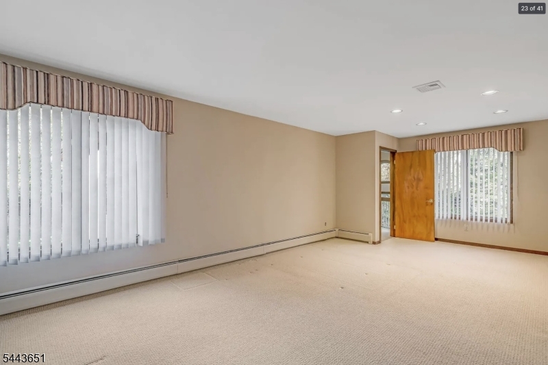 88 Van Blarcom Ln