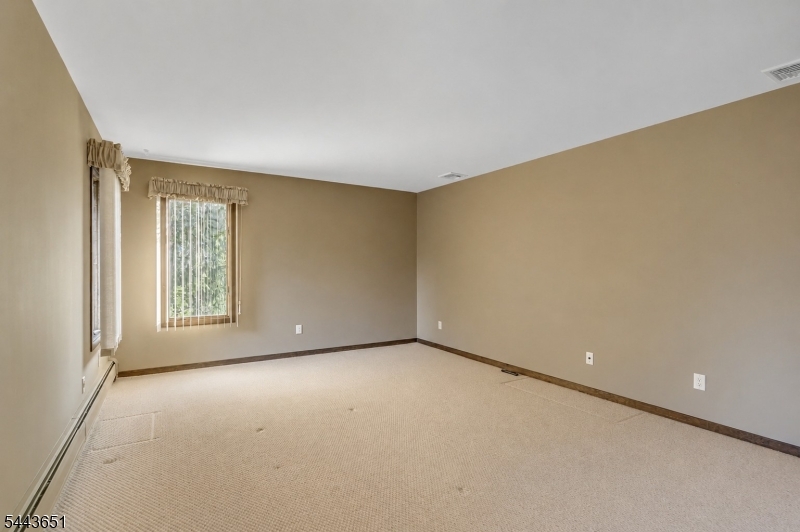 88 Van Blarcom Ln
