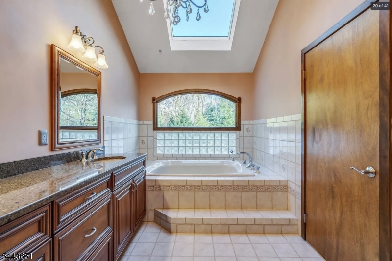88 Van Blarcom Ln