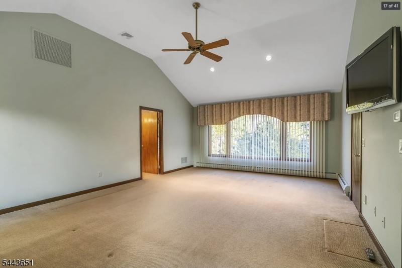 88 Van Blarcom Ln