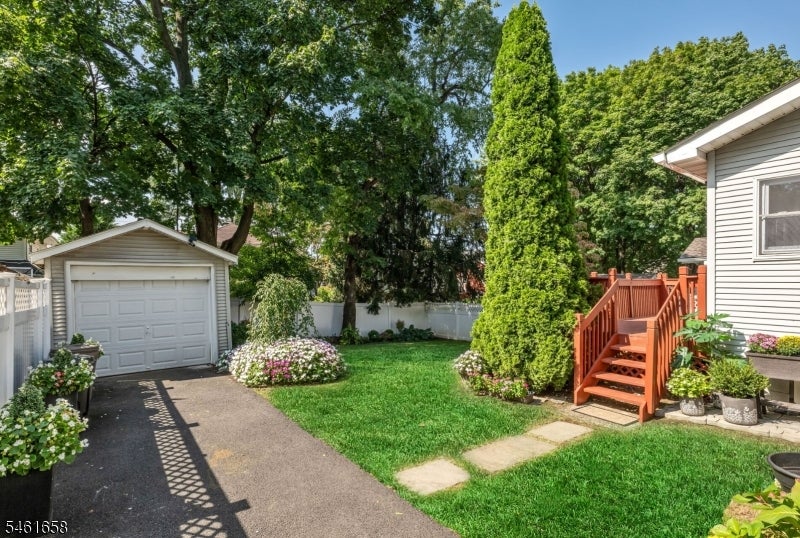 126 Sylvan Ave