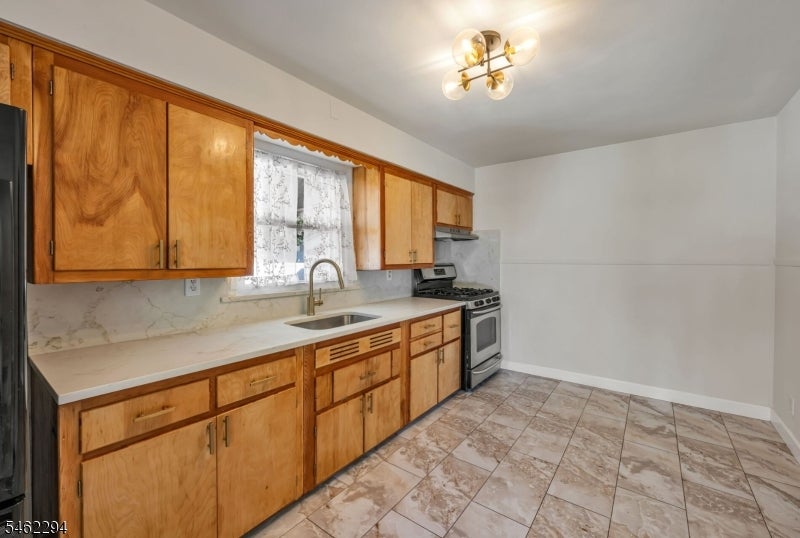 122 Westview Ave
