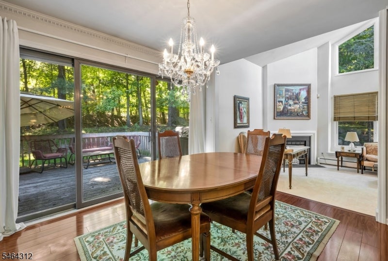 15 Bentley Dr