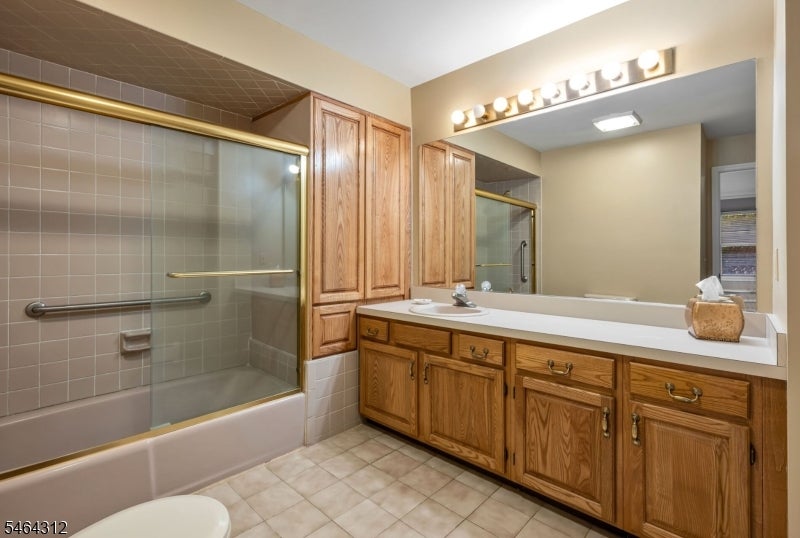 15 Bentley Dr