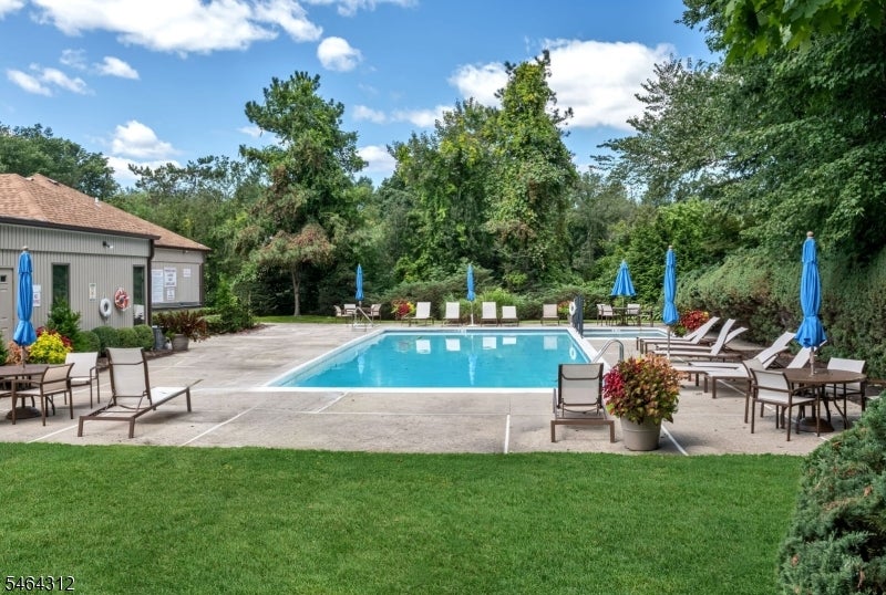 15 Bentley Dr