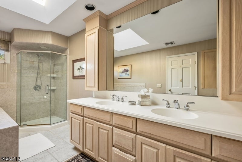 15 Bentley Dr