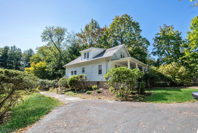32 Mulder Ln