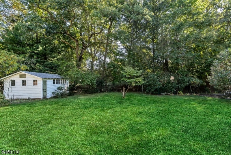 32 Mulder Ln