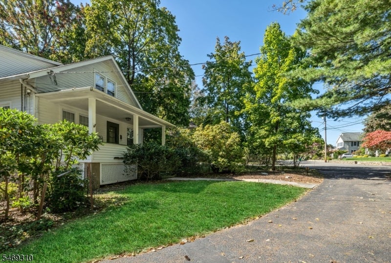32 Mulder Ln