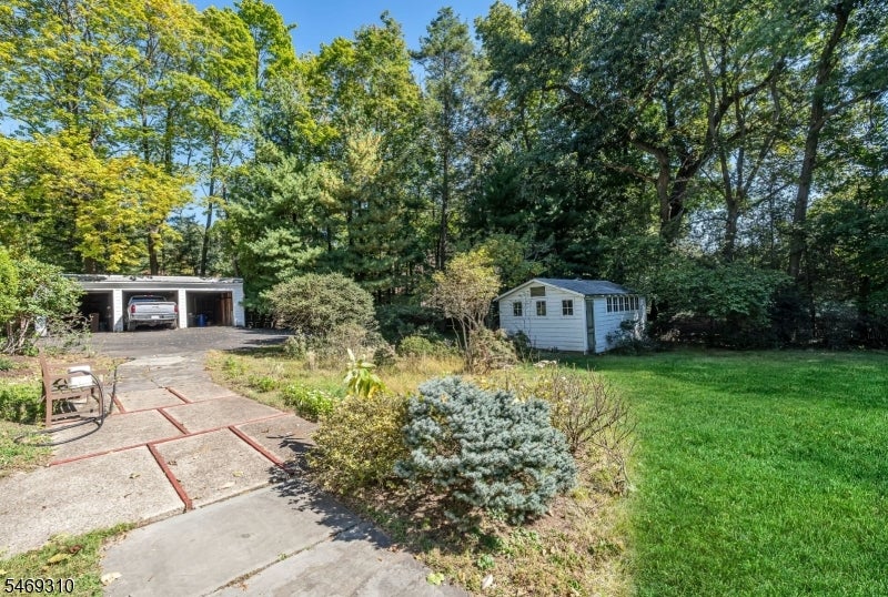 32 Mulder Ln