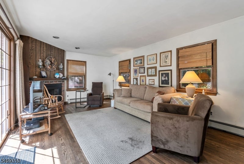 32 Mulder Ln