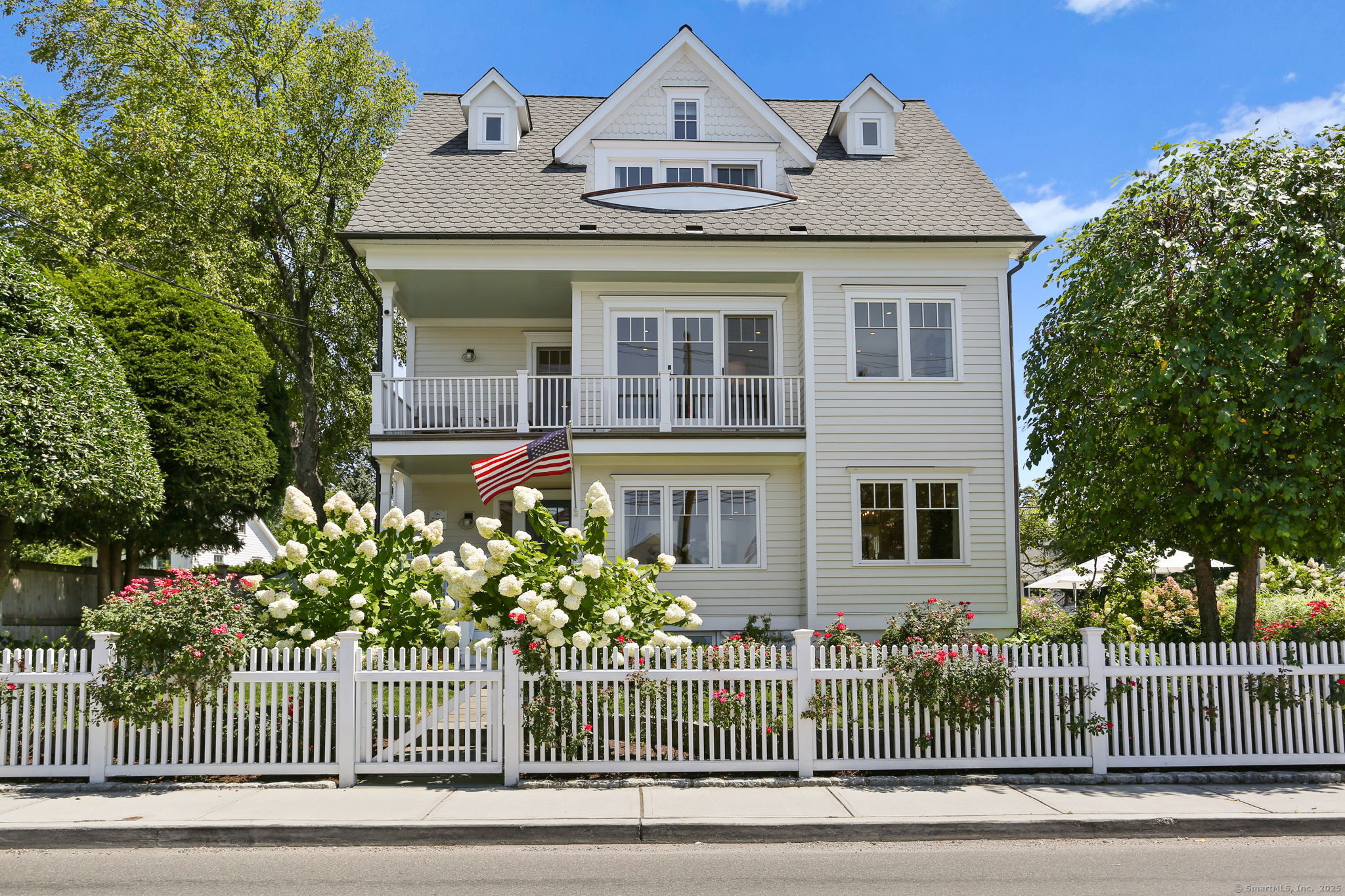 98 Rowayton Avenue