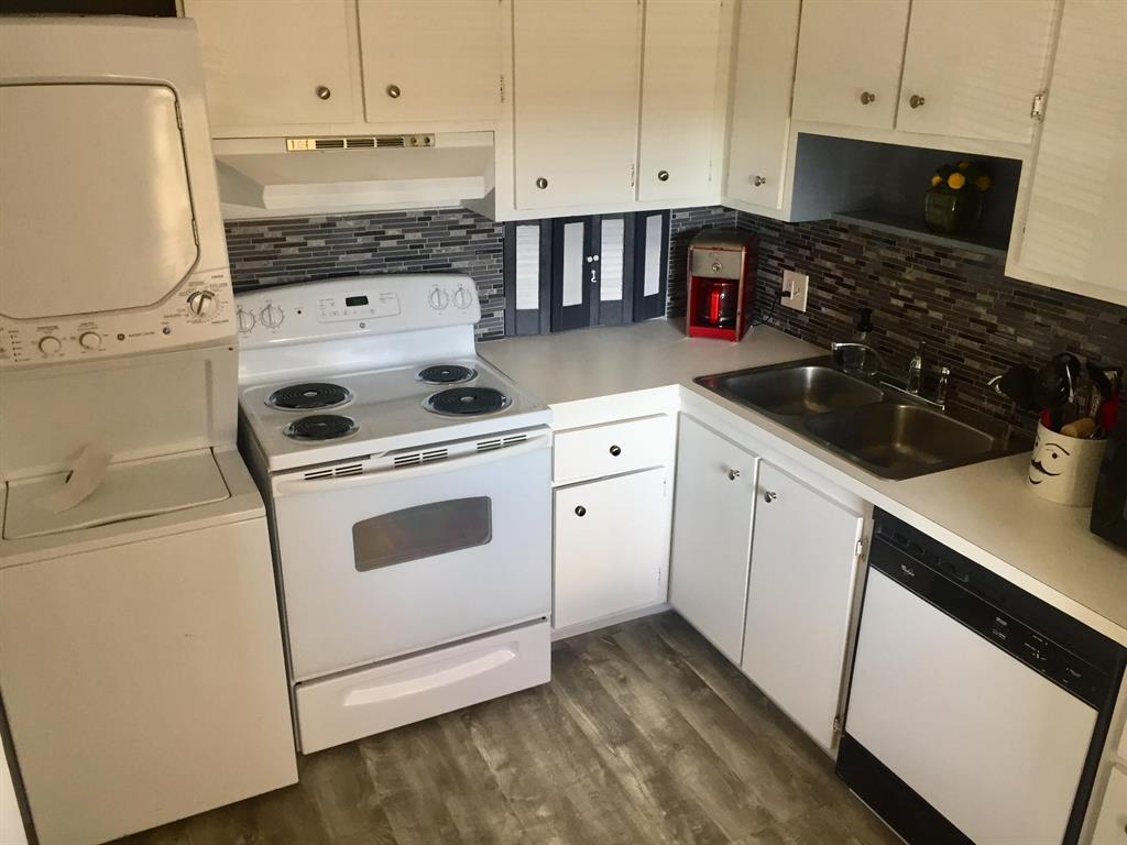 4471 Luxemburg Court 306