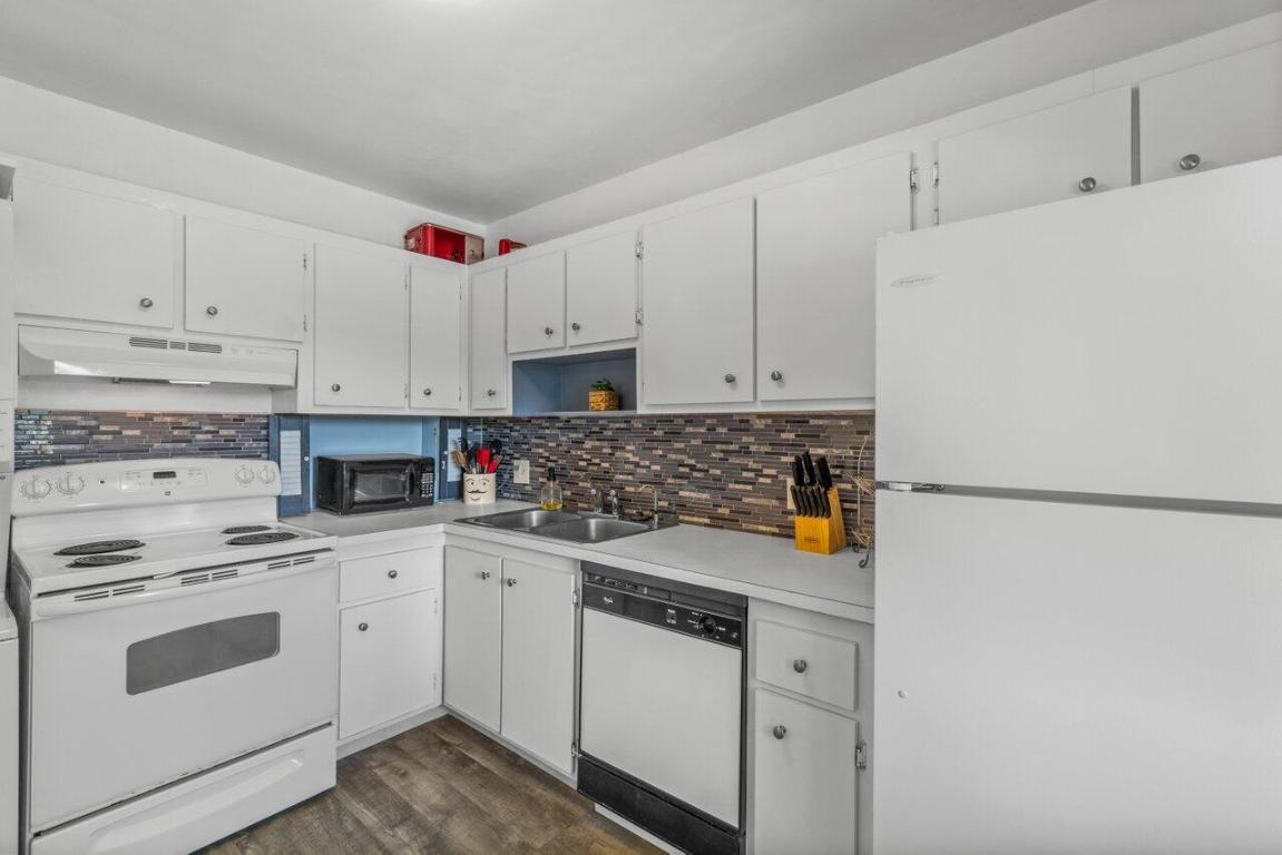 4471 Luxemburg Court Unit: 306